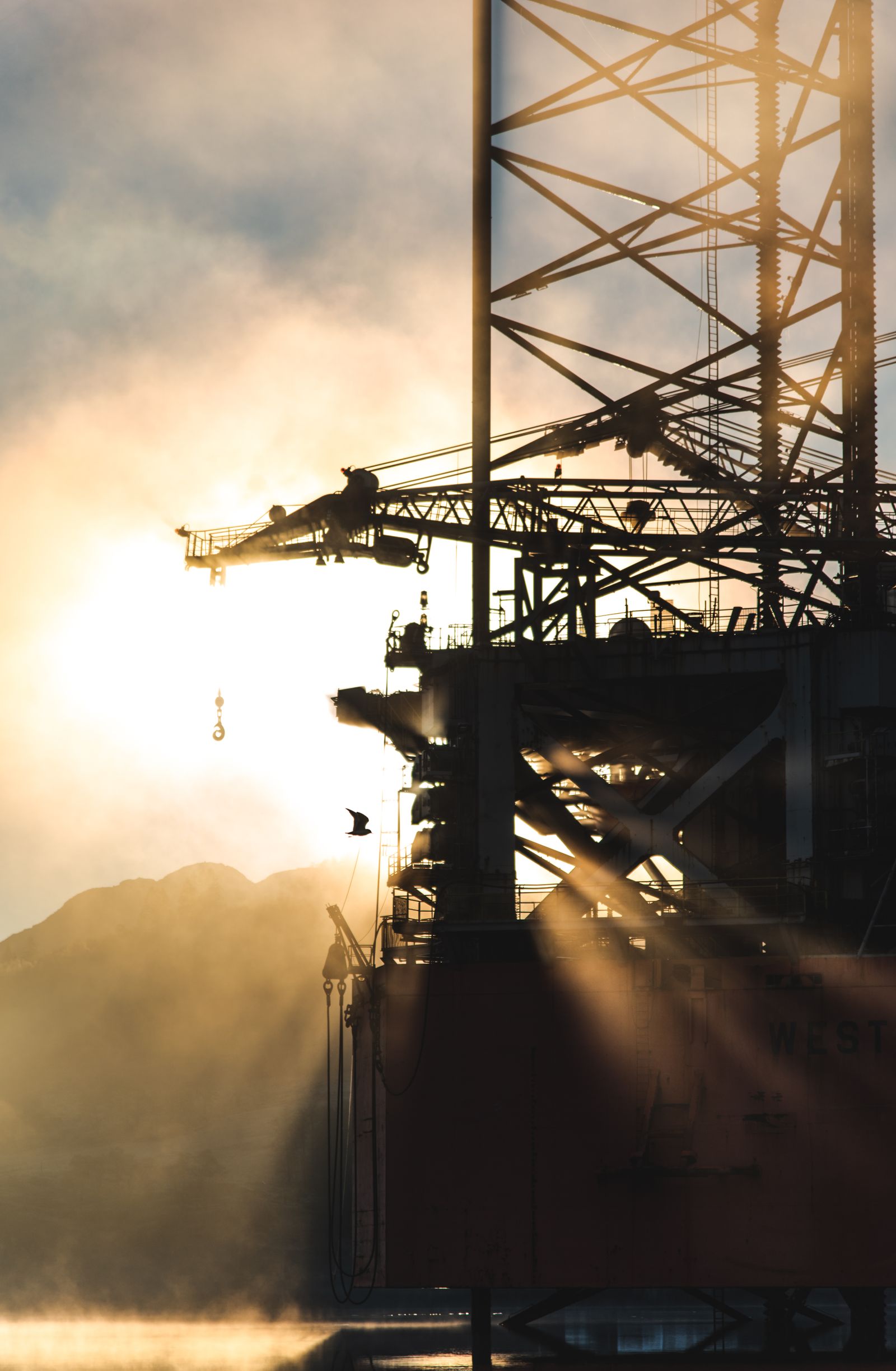 A drilling platform structure at first light